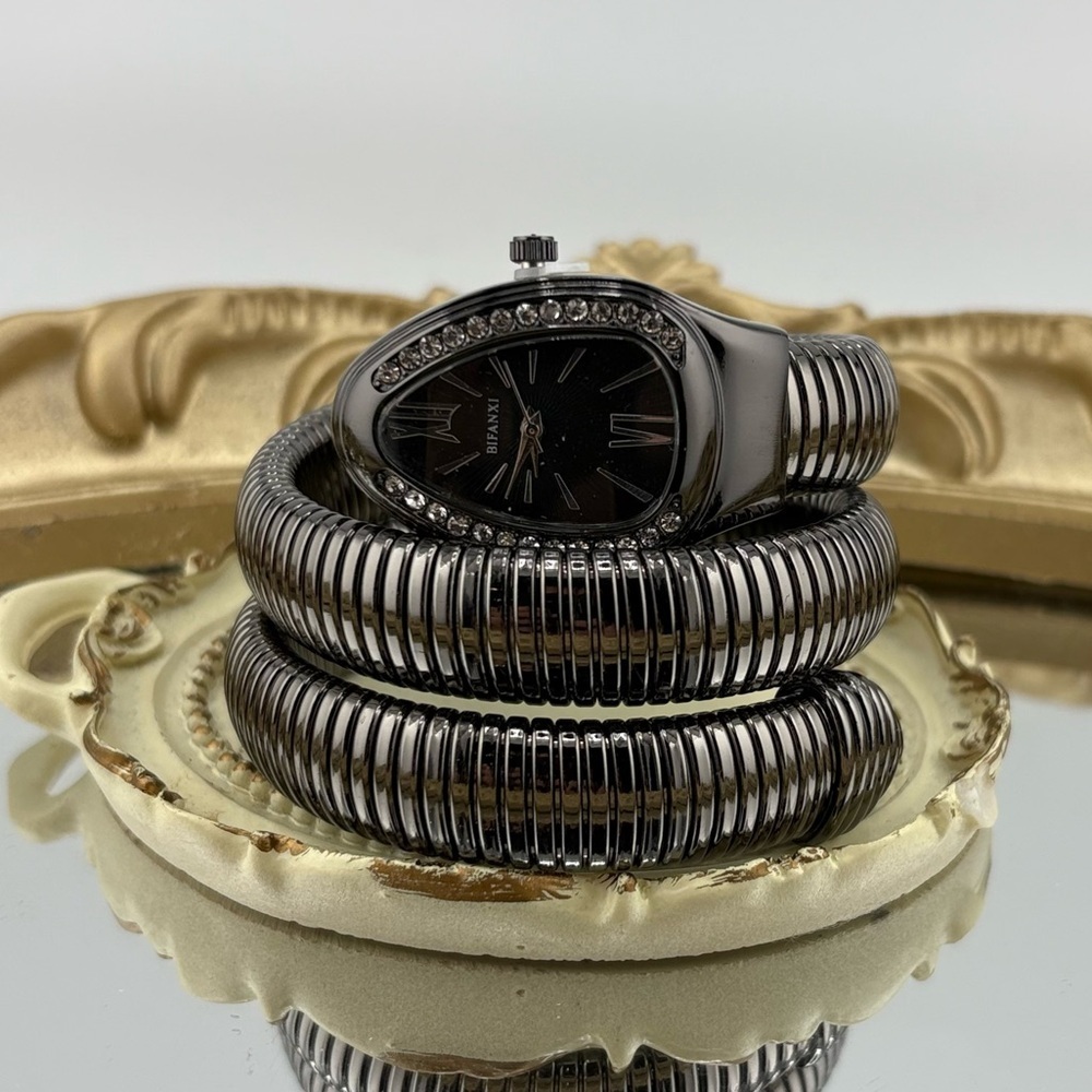 Full Black Serpenti Style Watch | Stainless Steel | Water Resistant - Picture 4 of 10
